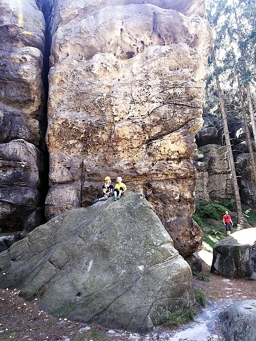 Auf Felsen gekraxelt am Töpfer