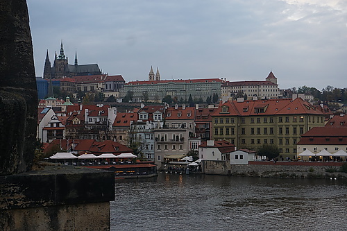 Ansicht der Prager Burg von der Karlsbrücke aus