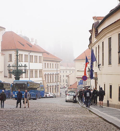 vorm Hradčanské náměstí - Hradschin Platz