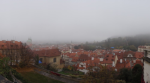 Prag im Nebel, Burg Prag