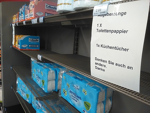 noch gibt es Klopapier im Konsum