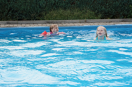 Pool Ferienhof Commerau