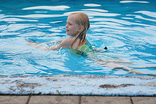 Pool Ferienhof Commerau