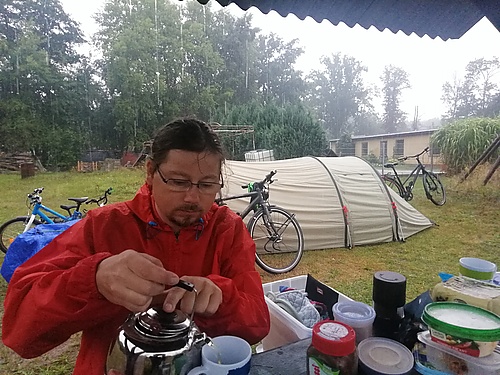 Frühstückstee im Regen