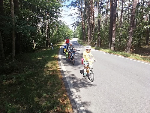 mit dem Fahrrad auf dem Froschradweg irgendwo hinter Halbendorf