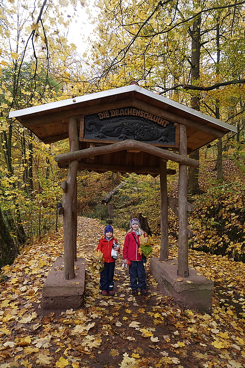 Tor zur Drachenschlucht