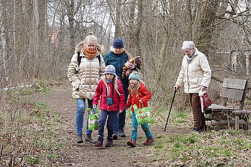 an der Bank vom Teich