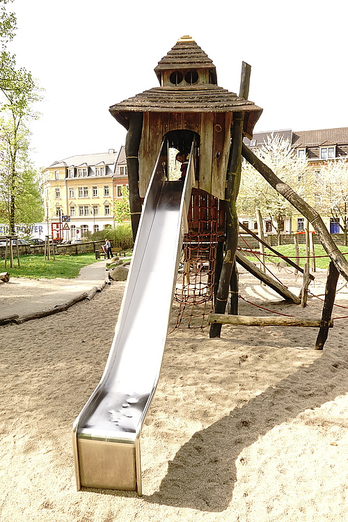 Mika auf dem Spielplatz