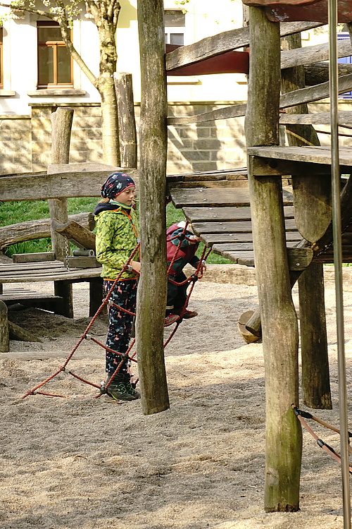 Mika auf dem Spielplatz