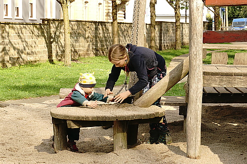 Mika auf dem Spielplatz