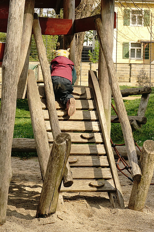 Mika auf dem Spielplatz