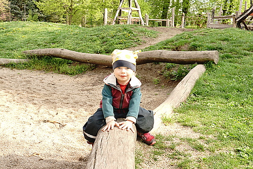 Mika auf dem Spielplatz