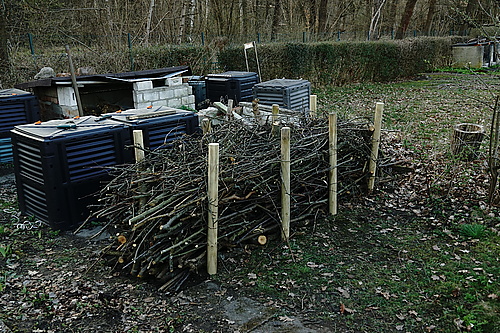 Benjeshecke im Garten